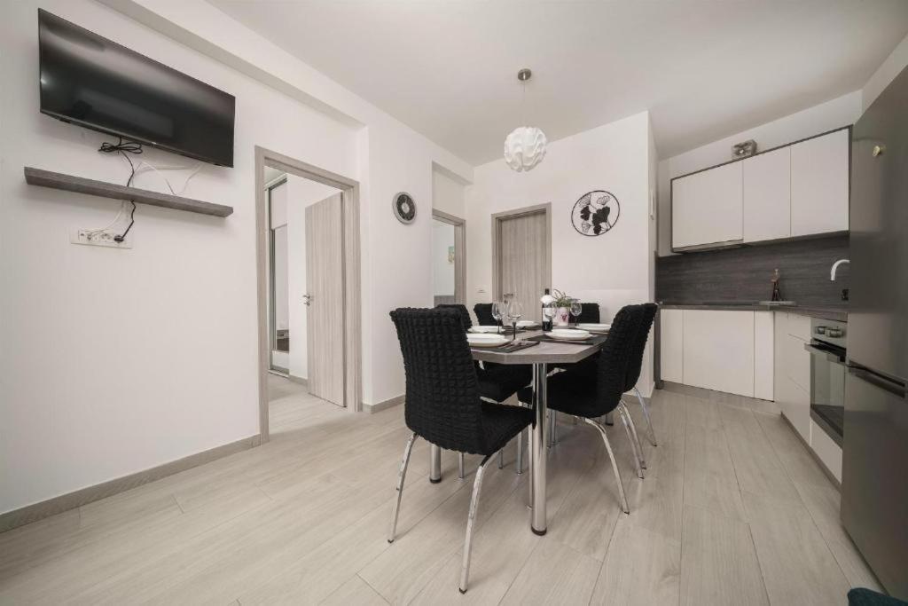 Apartments Dobrenic Vodice Exteriör bild