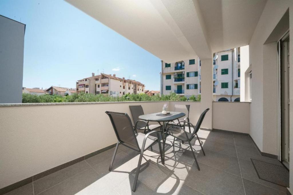 Apartments Dobrenic Vodice Exteriör bild