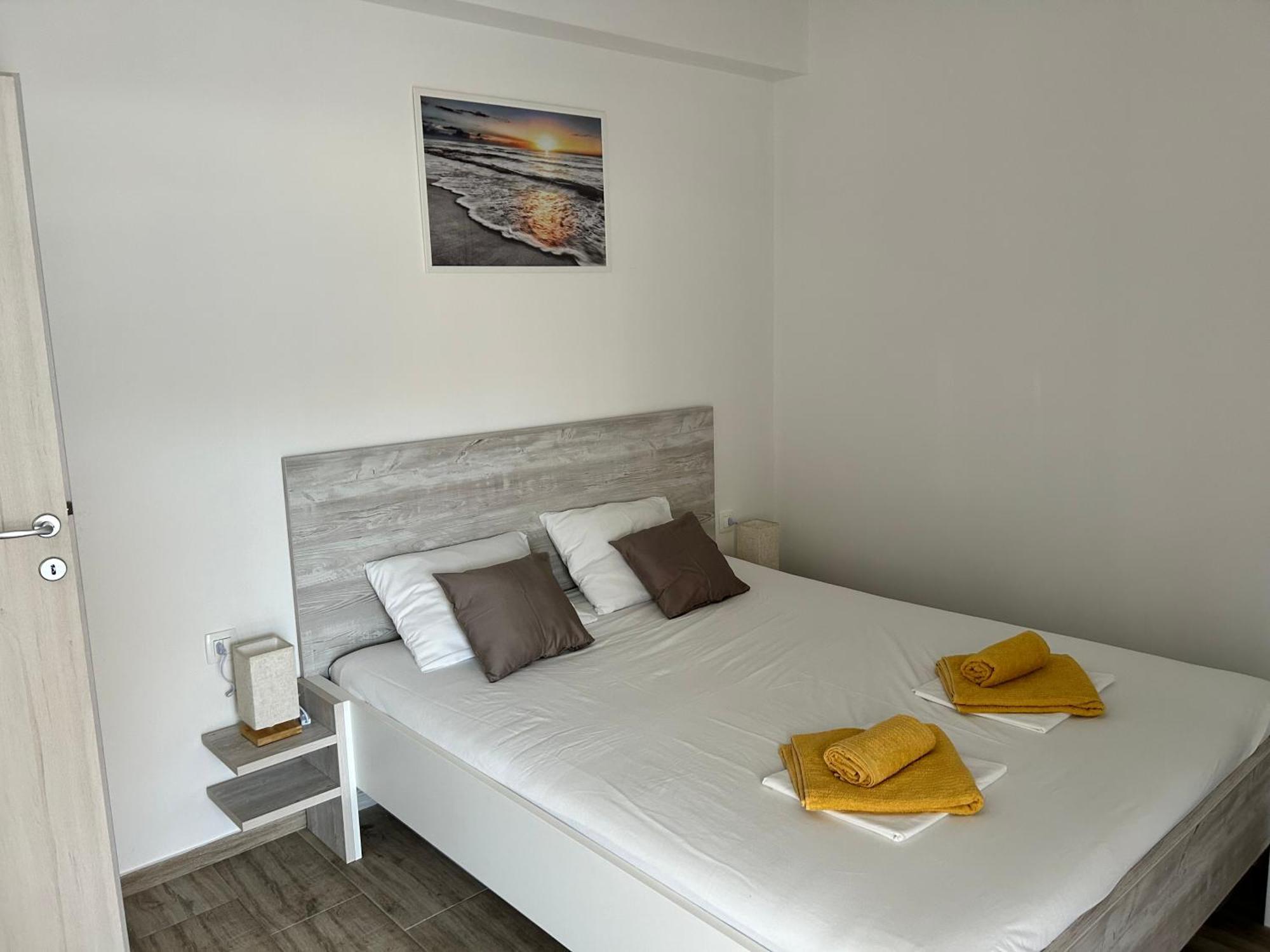 Apartments Dobrenic Vodice Exteriör bild
