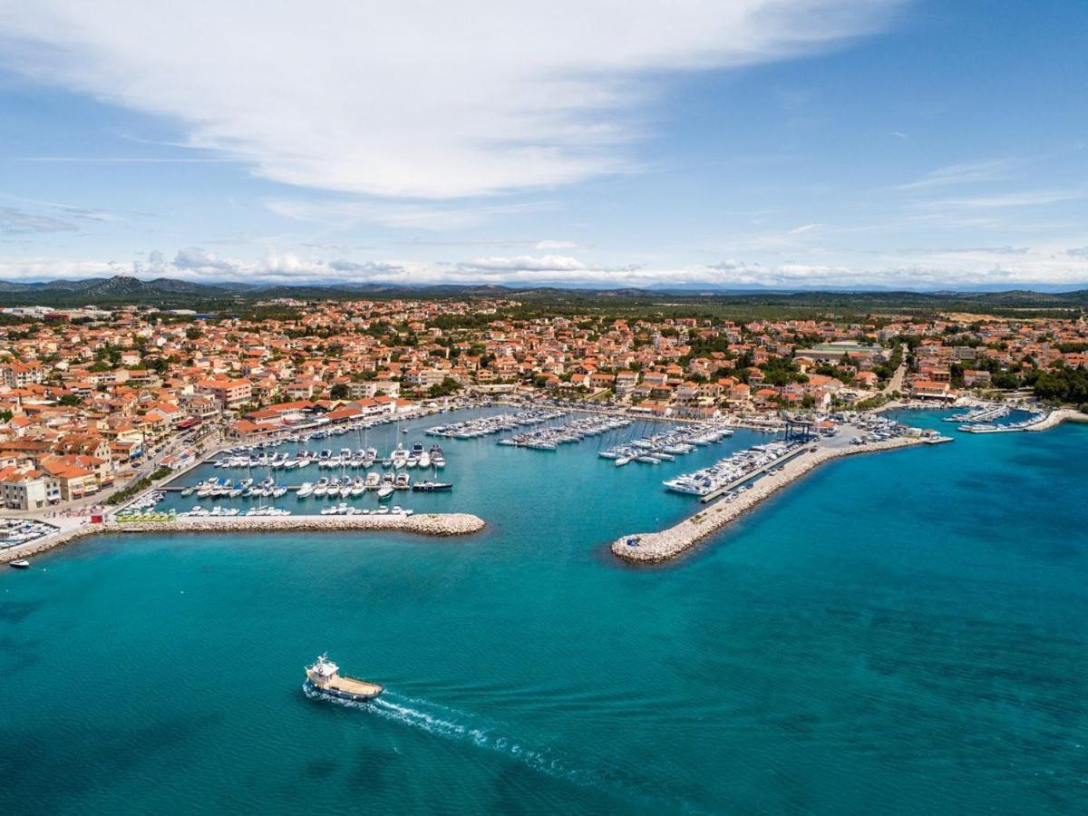 Apartments Dobrenic Vodice Exteriör bild